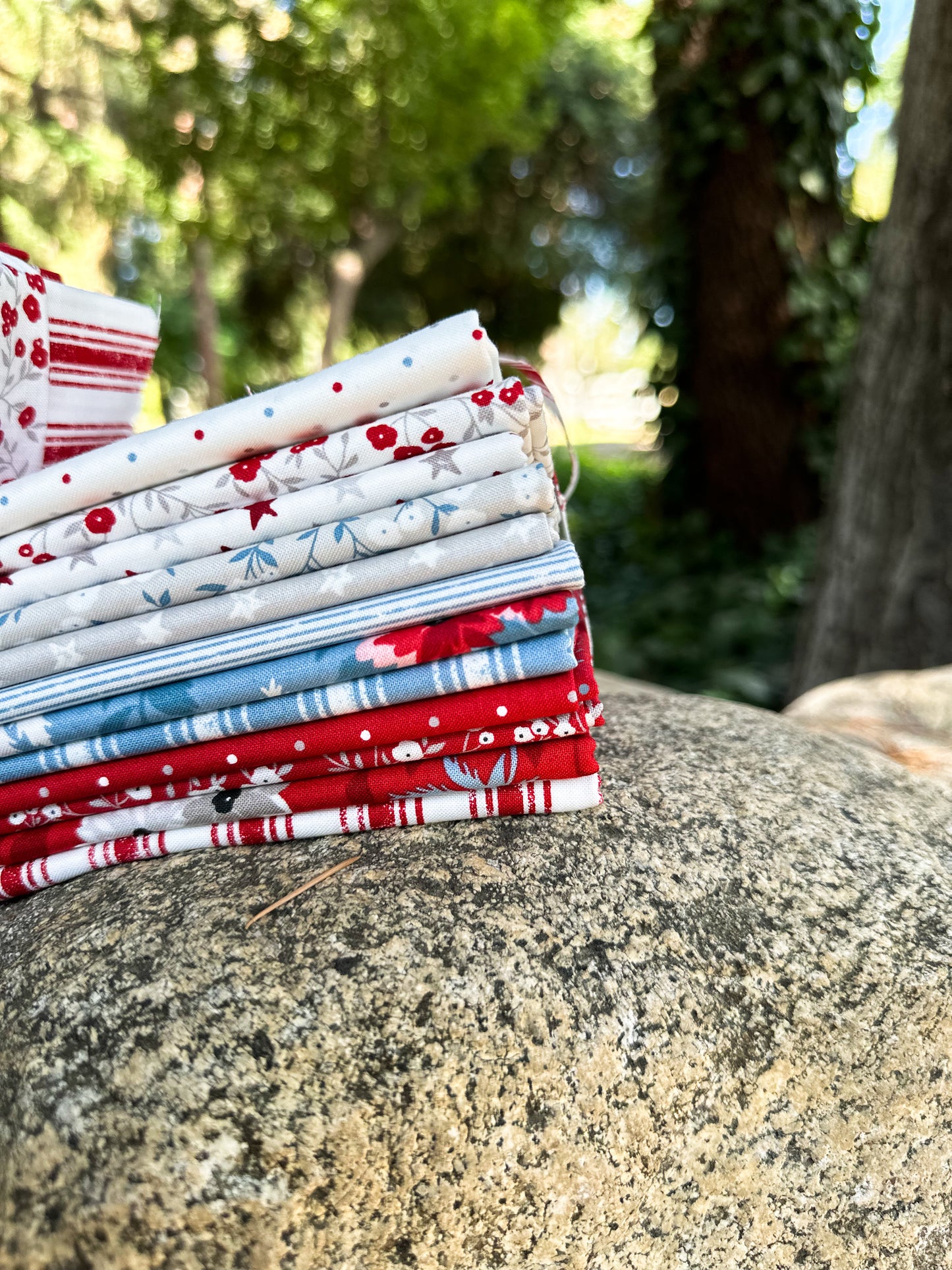 Old Glory Mini Fat Quarter Bundle by Lella Boutique for Moda 12 pieces